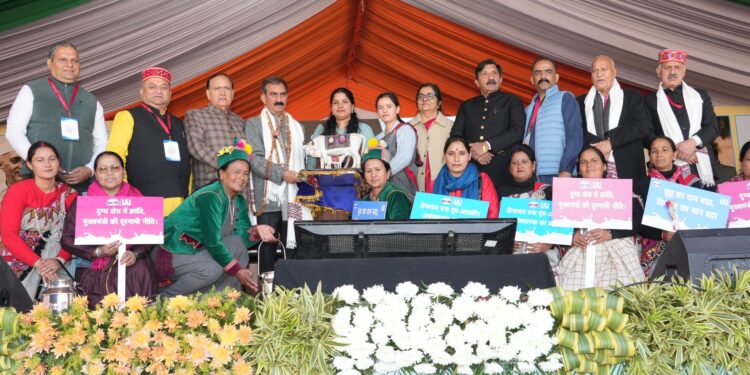 सीएम सुक्खू ने मंडी में भाजपा पर किया जमकर हमला, कांग्रेस की 7 गारंटियों को बताया पूरा