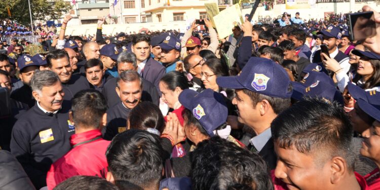 हमीरपुर में मुख्यमंत्री सुक्खू के नेतृत्व में चिट्टा विरोधी मेगा वाकथान: 15,000 लोग जुड़े अभियान से