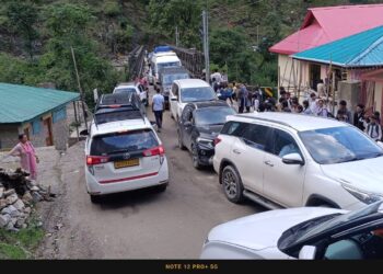 जनता और पर्यटन को समस्या: कुल्लू में एनएच 305 की हालत खराब, स्थानीय लोग हाईकोर्ट तक पहुँचे