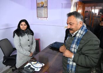 शिक्षा मंत्री रोहित ठाकुर ने अंतरराष्ट्रीय स्तर पर उत्कृष्ट प्रदर्शन करने वाली छात्राओं और समाजसेवी को किया सम्मानित, राजकीय चिकित्सालय जुब्बल का किया निरीक्षण