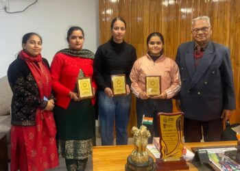 गौतम कॉलेज की छात्रा मेहक ठाकुर ने पोस्ट बेसिक बी.एससी. नर्सिंग परीक्षा में हासिल किया विश्वविद्यालय में प्रथम स्थान