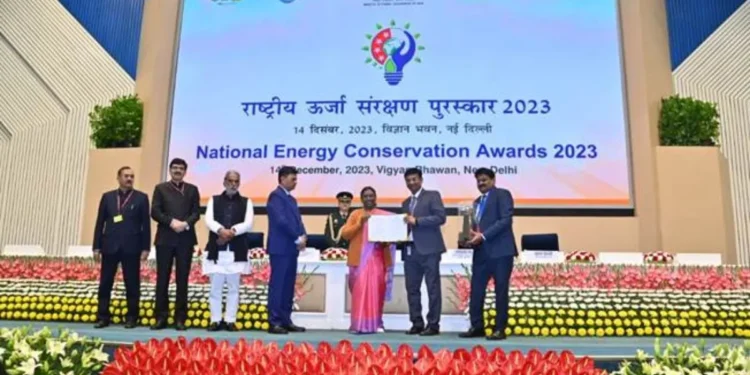 President honored the winners of the energy conservation award and painting competition