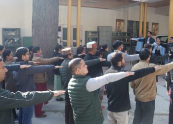 उपायुक्त ने सड़क सुरक्षा की दिलाई शपथ, ज़िला वासियों से यातायात नियमों के पालन की अपील