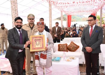 शिक्षक केवल पढ़ाने वाले नहीं, चरित्र निर्माण के शिल्पकार: राज्यपाल