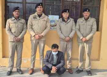 नशा तस्करी पर पुलिस का शिकंजा, 2.286 किलो चरस जब्त