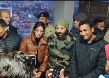 सनी देओल ने कुल्लू में की ‘बॉर्डर-2’ की स्क्रीनिंग, प्रशंसकों में उमड़ा उत्साह