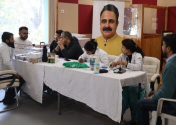 डॉ. राजेश शर्मा की पहल: स्कूल शिक्षा बोर्ड में स्वास्थ्य शिविर का आयोजन