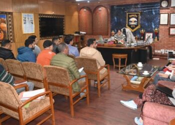 कुल्लू-मनाली एयरपोर्ट की सुरक्षा और विकास को लेकर उपायुक्त की अहम बैठक