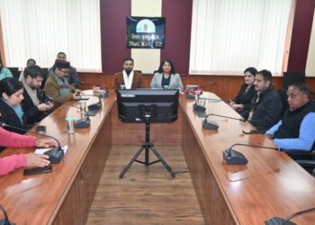 जिला प्रशासन ने अधिकारियों के सम्मान में किया विशेष कार्यक्रम