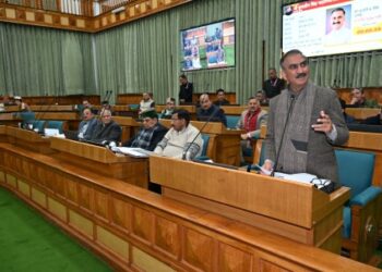 वित्त आयोग के बयान पढ़कर CM ने जयराम ठाकुर को घेरा, सदन में बढ़ा सियासी तापमान