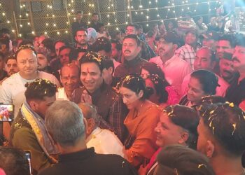 लिदबड़ मेले का चौथी संध्या में प्रसिद्ध गायक गुरनाम भुल्लर ने नचाए नगरोटा वासी।