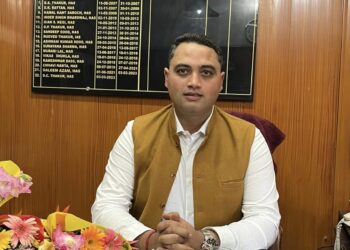 बढ़ते तापमान के मद्देनजर एस डी एम बैजनाथ ने विद्यालयों के लिए जारी किए विशेष दिशा-निर्देश* ओमनी डिगी