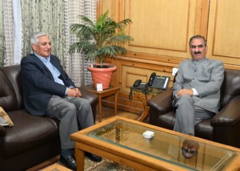 पूर्व CJI तिरथ सिंह ठाकुर ने मुख्यमंत्री सुखविंदर सिंह सुक्खू से की शिष्टाचार भेंट