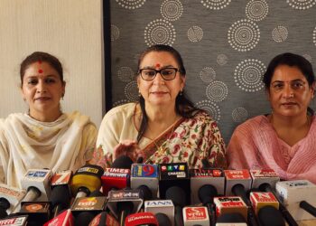 लड़की हूं लड़ सकती हूं’ सिर्फ खोखला नारा, विपक्ष ने संसद में कुचले महिलाओं के अधिकार: रश्मि धर सूद