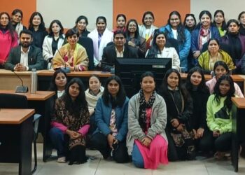 उपायुक्त ने फील्ड विजिट पर आए विद्यार्थियों से किया संवाद, साझा किए आपदा प्रबंधन के अहम पहलू