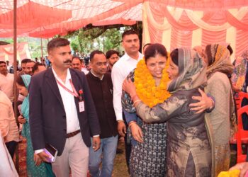 कमलेश ठाकुर ने भटेड वासा में सामुदायिक संवाद कार्यक्रम में की शिरकत