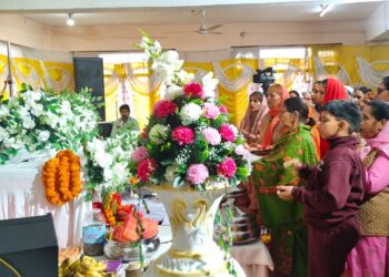 महंत पुनीत गिरि जी महाराज के वचनों से निहाल हुए श्रद्धालु, अष्टावक्र गीता को बताया आत्म-कल्याण का मार्ग