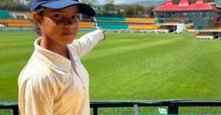 घर की छत से उठी उड़ान: बैजनाथ की 12 साल की मेहक बनीं जिला अंडर-19 टीम की स्टार ऑलराउंडर