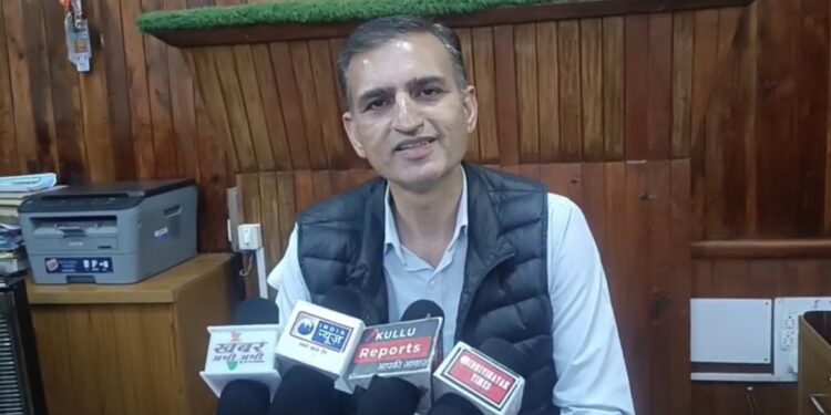 कुल्लू में पर्यावरण संरक्षण की अनोखी पहल: अब उपहार में दें पौधे, वन विभाग ने शुरू किया ‘गिफ्ट ए प्लांट, ग्रो ए मेमोरी’ अभियान