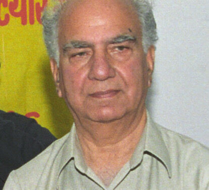 The Vice President, Shri Bhairon Singh Shekhawat releasing a novel written by former Chief Minister of Himachal Pradesh Shri Shanta Kumar, in New Delhi on March 23, 2006.