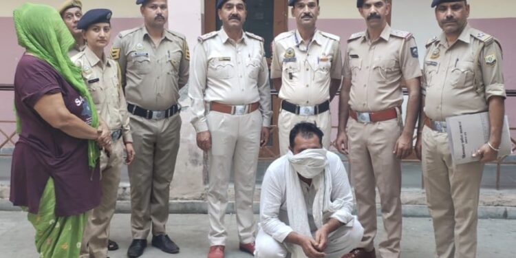 आनी में पुलिस की बड़ी कार्रवाई: नाकाबंदी के दौरान हरियाणा के महिला-पुरुष से 7 किलो चरस बरामद, कार जब्त
