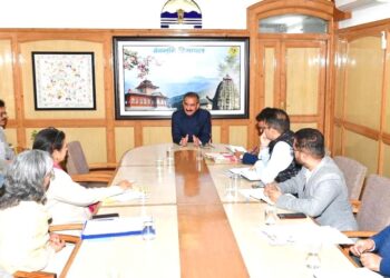 मुख्यमंत्री ने स्वास्थ्य विभाग की समीक्षा बैठक में दिए कड़े निर्देश