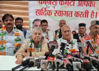 चंद्र कुमार और विप्लव ठाकुर ने स्मार्ट सिटी प्रोजेक्ट्स को लेकर सुधीर शर्मा पर तीखा हमला बोला
