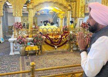 केवल सिंह ढिल्लों ने बंगला साहिब में टेका मत्था; कांग्रेस द्वारा अकाल तख्त पर हमले को बताया सिख इतिहास का दर्दनाक अध्याय