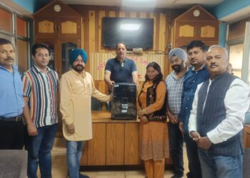 नोफल एक उम्मीद संस्था ने शिमला प्रेस क्लब को भेंट किया आरओ