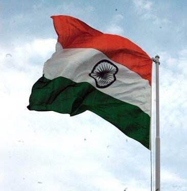 आसमान से आया तिरंगा: हिमाचल में इंडिया पोस्ट ने ड्रोन से डिलीवरी कर रचा इतिहास